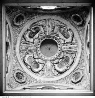 Szenen aus der Vita Johannes des Täufers und Darstellungen der Evangelisten in ornamentalen Stuckrahmungen