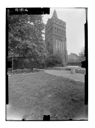 Brandenburg an der Havel. Rathenower Torturm (Baubeginn nach 1298, 1911). Feldseite