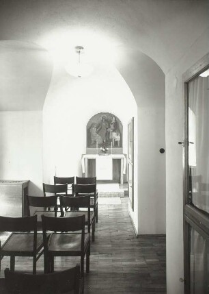 Kapelle im Diakonissenkrankenhaus der Diakonissenanstalt. Blick zum Altar mit Gemälde von P. Sinkwitz