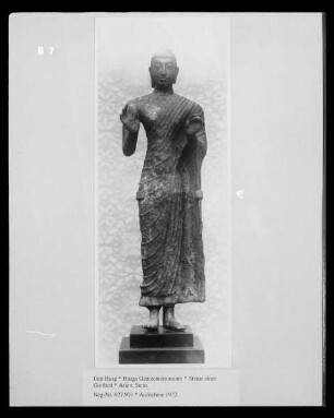 Statue einer Gottheit