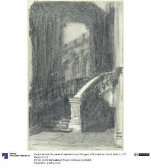 Treppe im Stadtpavillon des Zwingers in Dresden bei Nacht