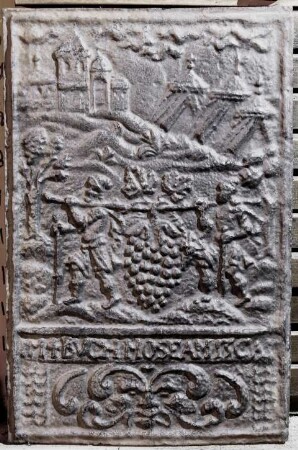 Takenplatte mit der Kalebstraube