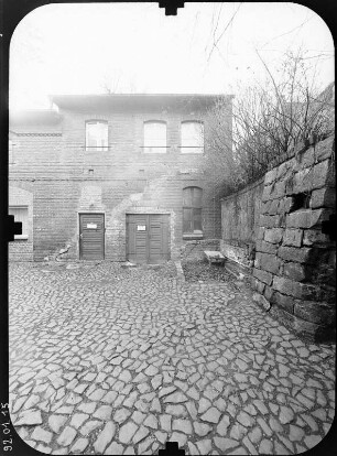 Görlitz, Dr.-Kahlbaum-Allee 22. Wasserheil- und Badeanstalt "Freisebad" (1887). Nebengebäude. Hoffront(Teilansicht)