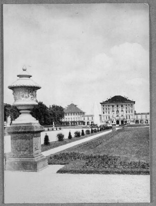 Im Park zum Schloss Nymphenburg