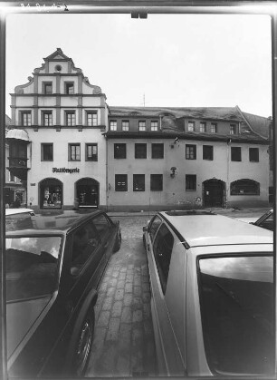 Meißen-Altstadt, Görnische Gasse 1. Wohnhaus mit Ratsdrogerie (Bezeichnung 1585, Umbau 1910). Straßenfront