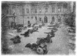 Geschütze im Lichthof des Zeughauses