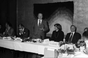 Basel: Hotel International; Gruppen mit DB Präsident Dipl.-Ing. Heinz Bubel