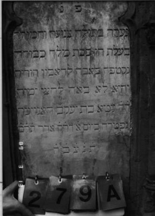 Grabstein 279 (Index: 100093331) Maße HxBxT: 195x74x43 cm Symbolik: Verzierungen: Grabstein 279A