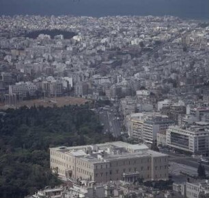 Athen, Altes Schloss, Olympieion, Lykabettos-Blick. Altes Schloss, Garten und Olympieion