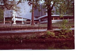 Hochschule für Musik. mit dem Kunstwerk des Künstlers Jähne. Detmold