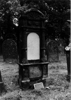 Grabstein 210 [Nir S. 149 Nr. 14.26]