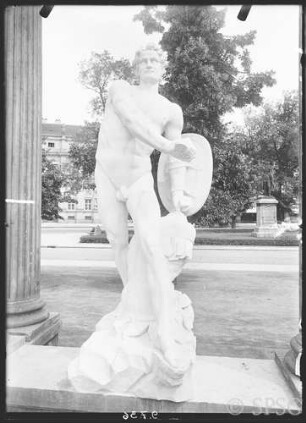 Potsdam, Stadtschloss, Ringerkolonnaden am Marstall, Kämpfender mit Schild.