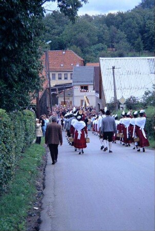 Festumzug, Blick von hinten