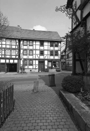 Wohnhaus; Helsa, Berliner Straße 3