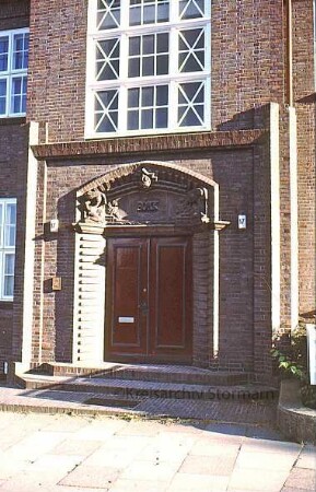 Grabauer Straße 17: Portal