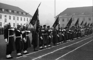 Freiburg: Jean-Bart-Kaserne; Ehrenformation mit Fahne