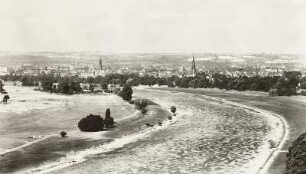 Dresden-Loschwitz, Blick vom Schloß Eckberg nach Westen über den Elbbogen auf die Neustadt mit Dreikönigs- und Martin-Luther-Kirche