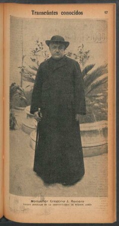 Monseñor Gregorio J. Romero, obispo auxiliar de la arquidiócesis de Buenos Aires - [Retrato] : Transeúntes conocidos