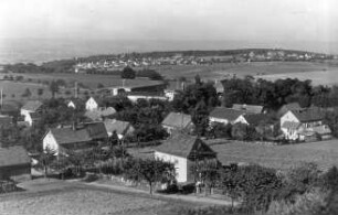 Gönnsdorf (Dresden-Gönnsdorf). Ortsteilansicht vom Friedrich-August-Turm gegen Dresden-Rochwitz (nach Westen)