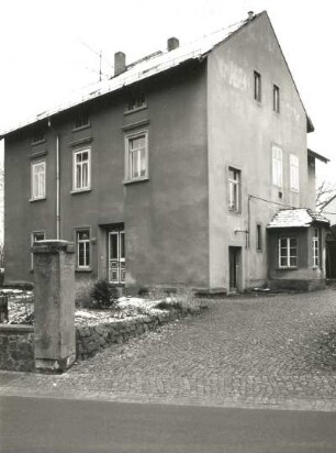 Radeburg, Bärwalder Straße 1. Wohnhaus (um 1890)