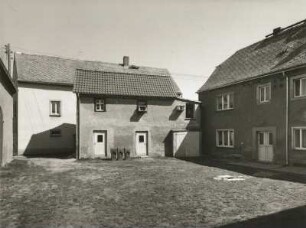 Mutzschen-Böhlitz Nummer 9. Vierseithof (um 1850). Hofansicht von Nebengebäude und Wohnhaus