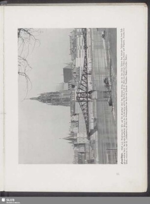 Frankfurt. Blick vom Sachsenhauser Ufer auf Alt-Frankfurt über den Eisernen Steg, der seit den 60er Jahren des vorigen Jahrhunderts dem Fußgängerverkehr dient