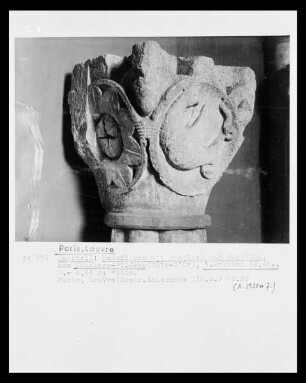 Kapitell mit Medaillons mit einem Basilisk und Rosetten, aus Moutiers-Saint-Jean
