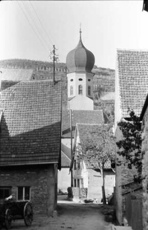 Hecklingen: Gasse und Kirche