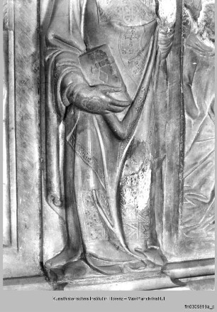 Grabmal des Guido Tarlati : Grabmal Guido Tarlati: Gisant und flankierende Figuren