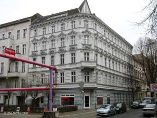 Mietshaus & Vorgarten; Berlin, Charlottenburg-Wilmersdorf
