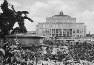 Messestadt Leipzig: Opernhaus am Karl-Marx-Platz