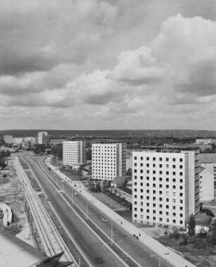 Dresden. Blick vom Neubau östlich der Prager Straße nach Norden auf die Christianstraße (später Dieckmannstraße) mit den drei Studentenwohnheimen