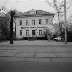 Dresden-Neustadt, Antonstraße 8. Villa (um 1825; G. F. Thormeyer ?). Straßenfront