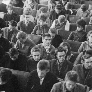 Auf Lenins Spuren : Kasan. Universität, Studenten während einer Vorlesung