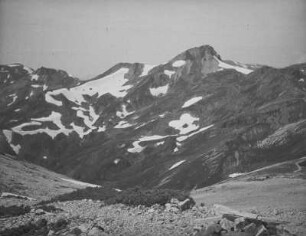 Hang am Mount Tate (Tate-yama) (3015 m) : Blick ins Tal