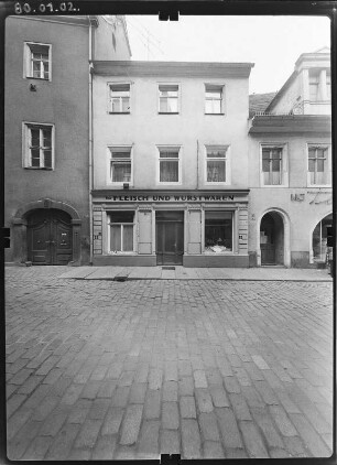 Meißen-Altstadt, Willy-Anker-Straße (Elbstraße) 2. Wohnhaus mit Laden (16./17. Jh.). Straßenfront