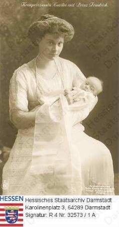 Cecilie Kronprinzessin v. Preußen geb. Prinzessin v. Mecklenburg-Schwerin (1886-1954) / Porträt mit Baby Friedrich Prinz v. Preußen (1911-1966) auf dem Arm