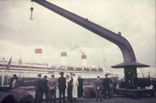 Luxusdampfer "Cap Arcona" : Luxusdampfer "Cap Arcona" (1927; Blohm und Voss) der Hamburg Südamerikanische Dampfschifffahrts-Gesellschaft (HSDG) im Hamburger Hafen