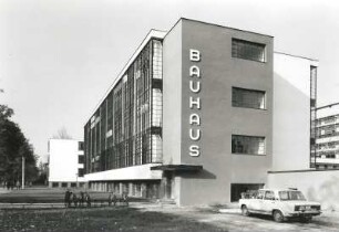 Dessau. Bauhaus. Werkstättenbau von Süd