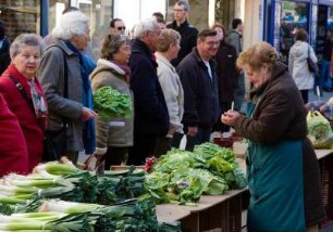 Frankreich. Haute Normandie. Seine Maritime. Dieppe. Wochenmarkt. Marktstand