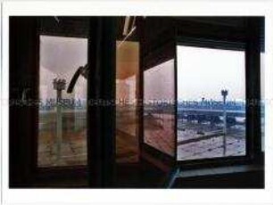 Ehemals innerdeutscher Grenzübergang Helmstedt / Marienborn - Blick aus einem Fenster