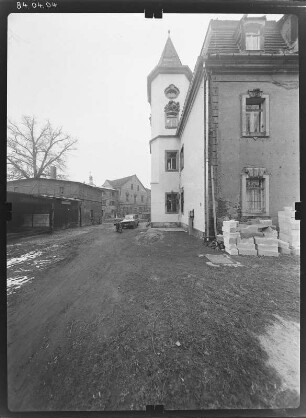 Dornreichenbach. Schloss (1665, Erweiterung 2. H. 19. Jh.). Westflügel mit Treppenturm