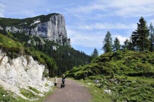 Waidring - Alpenlandschaft : Berggipfel der Tiroler Alpen bei Waidring, aufgenommen 2008