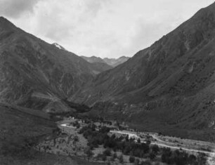Flusstal : Ein Flusstal im Tian Shan Hochgebirge