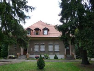 Neupetershain (Nowe Wiki), Steinitzer Straße 2