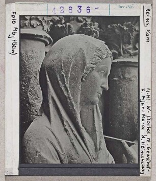 Reims: Kathedrale, mittleres Westportal, rechtes Gewände, Heimsuchung, Maria