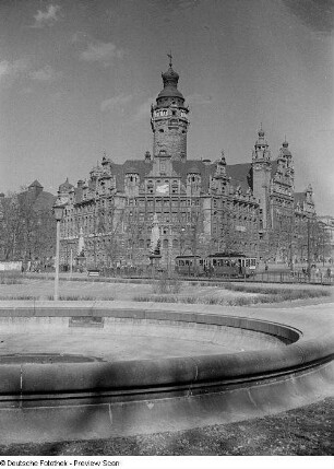 Vorderansicht Neues Rathaus