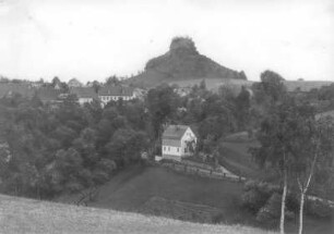 Schöna (Reinhardtsdorf-Schöna). Ortsteilansicht mit Zirkelstein. Blick nach Südost
