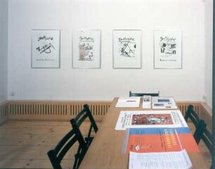 Dieter Goltzsche - Malerei und Zeichnungen. Ausstellung 17. September bis 14. November 2004 im Leonhardi-Museum. Raumaufnahme im Erdgeschoß mit Informationsstand : Dieter Goltzsche - Malerei und Zeichnungen. Ausstellung 17. September bis 14. November 2004 im Leonhardi-Museum. Raumaufnahme im Erdgeschoß mit Informationsstand