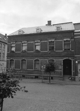 Schöneck, Hauptstraße 83. Wohnhaus. Straßenansicht